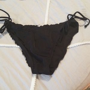 VS string bikini bottoms